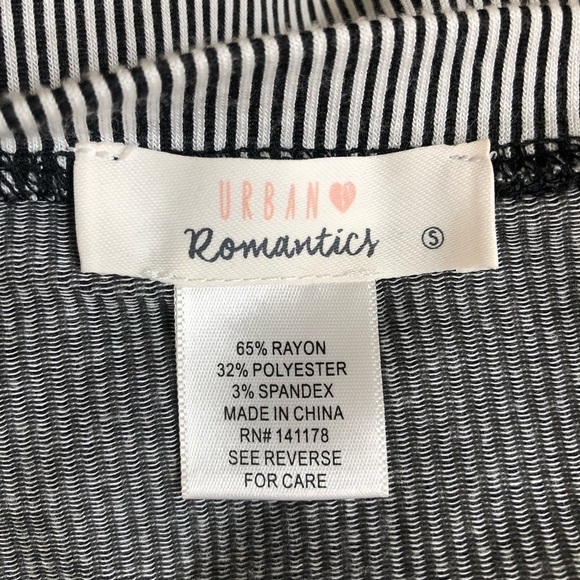 Button Detailed Top - Picture 5 of 7